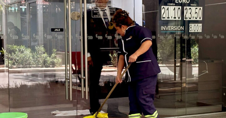 Peso se aprecia; mercados esperan resultados financieros