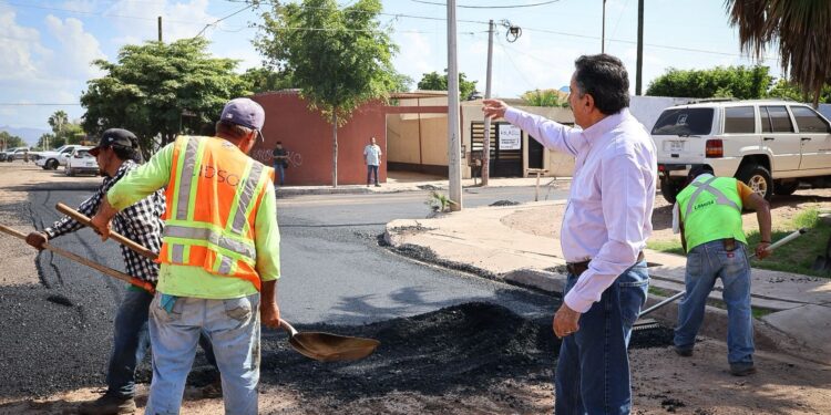 SUPERVISA JAVIER LAMARQUE TRABAJOS DE REHABILITACIÓN VIAL EN EL SECTOR ORIENTE DE CAJEME