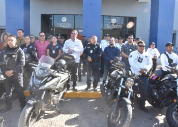 Entrega Elías Retes  7 moto patrullas a seguridad pública