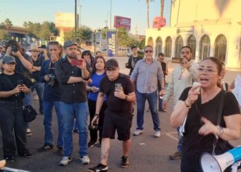 Se Manifiestan por las víctimas de la tragedia en Waldo’s