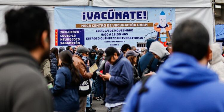 Participa ISSSTE en Megacentro de Vacunación del Estadio Olímpico Universitario