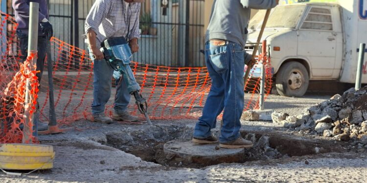 Inician trabajos de bacheo que beneficiarán a 21 colonias de Nogales