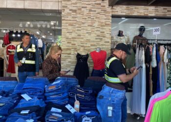 CONTINÚAN OPERATIVOS PREVENTIVOS DE PROTECCIÓN CIVIL EN EL CENTRO DE LA CIUDAD