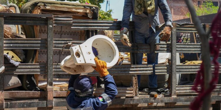 Salud Sonora fumiga más de 154 mil hectáreas contra el dengue en 283 localidades