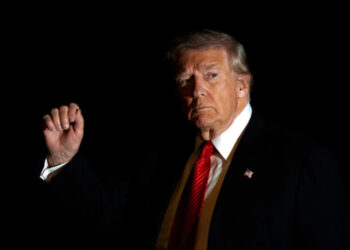 Trump firma orden que reduce aranceles a China por tráfico de fentanilo