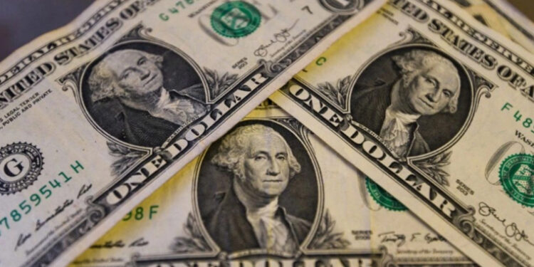 Peso arranca con depreciación; cotiza en 18.33 por dólar