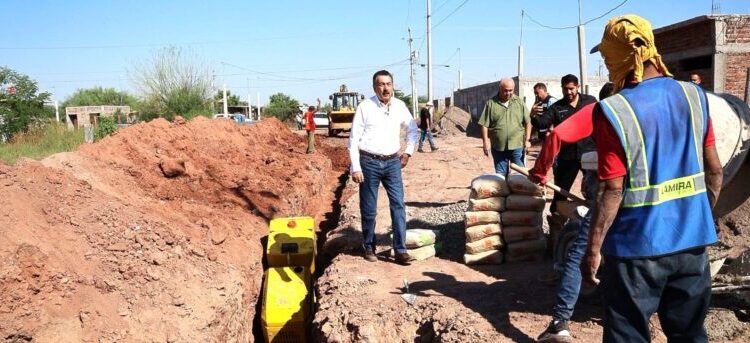 BENEFICIA JAVIER LAMARQUE A FAMILIAS DEL RODEO CON INTRODUCCIÓN DE RED DE AGUA POTABLE Y DRENAJE SANITARIO