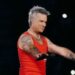 Robbie Williams alerta sobre deterioro de su vista tras recurrir a inyecciones para bajar de peso