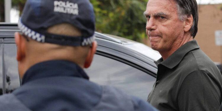 Brasil: detienen al expresidente Jair Bolsonaro por riesgo de fuga de prisión domiciliaria