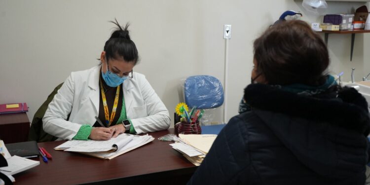 Llama Salud Sonora a evitar automedicarse y acudir por atención médica ante signos de dengue