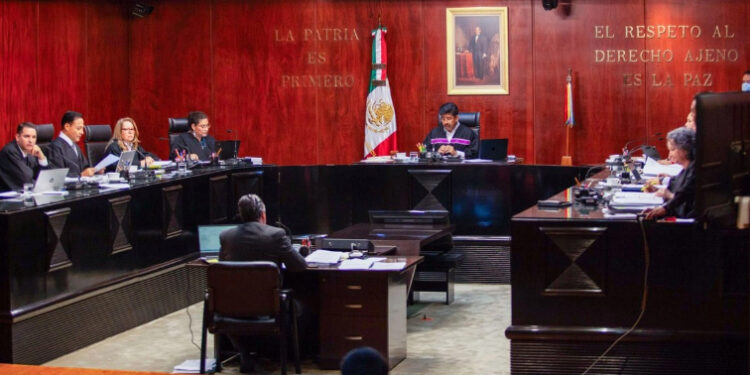 Luz verde en la Corte para cobro de deuda fiscal a Grupo Salinas