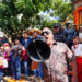 Marchan miles de personas en Uruapan; llueven reproches al gobernador en el funeral de Carlos Manzo