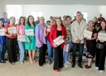 Concluye Ayuntamiento de Guaymas taller de Emprendimiento para la preparación de cupcakes y panadería
