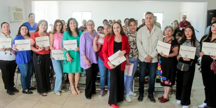 Concluye Ayuntamiento de Guaymas taller de Emprendimiento para la preparación de cupcakes y panadería
