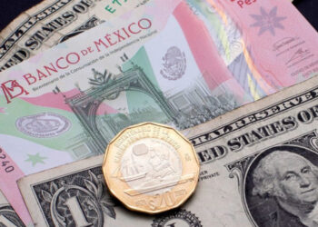 El peso se aprecia 0.19 por ciento ante titubeo del dólar por cierre de gobierno