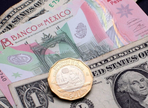 El peso se aprecia 0.19 por ciento ante titubeo del dólar por cierre de gobierno