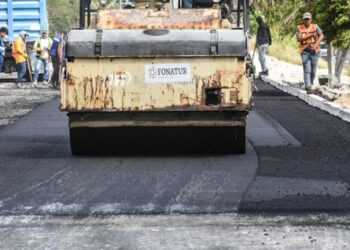 Gobierno invertirá mil 885 mdp este año en pavimentación carretera: SICT