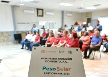 Apoya Toño Astiazarán con Peso Solar a comedor comunitario Vida Plena Corazón Contento, A.C.