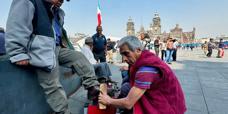 Récord de trabajadores independientes; suman 16.6 millones en México