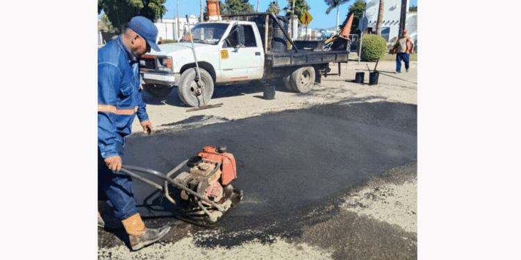 Este martes se trabajó en bacheo en 12 colonias de Hermosillo