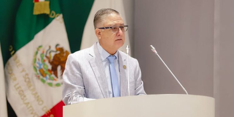 Diputado Rubén González refuerza la seguridad digital de niñas, niños y adolescentes