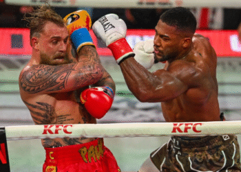 Anthony Joshua noquea a Jake Paul en el sexto round