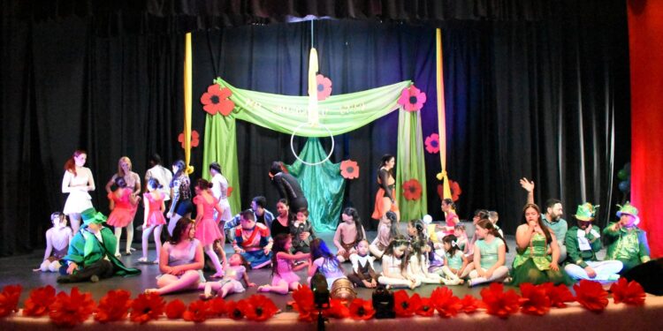Presentan “Un hechizo en Navidad: Magia de Oz”.