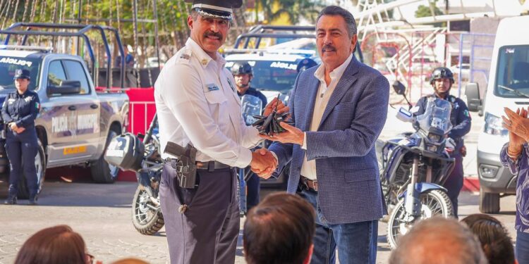 ENTREGA LAMARQUE NUEVO PARQUE VEHICULAR Y EQUIPO TECNOLÓGICO A LA SSPM