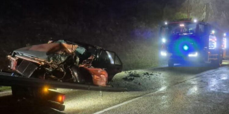 Mujer murió tras accidente vehicular; su esposo, al enterarse, sufrió un paro y también murió.