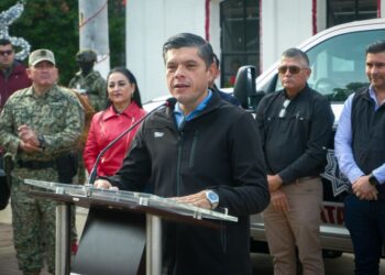 Alcalde ‘Beto’ Vázquez entrega nuevas unidades a Seguridad Pública de Huatabampo