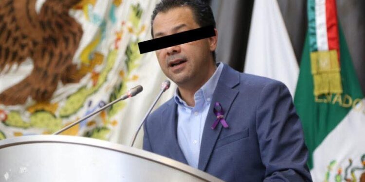 VINCULAN A PROCESO A «EL PATO» DE LUCAS POR PECULADO; ESTA LIBRE POR AMPARO