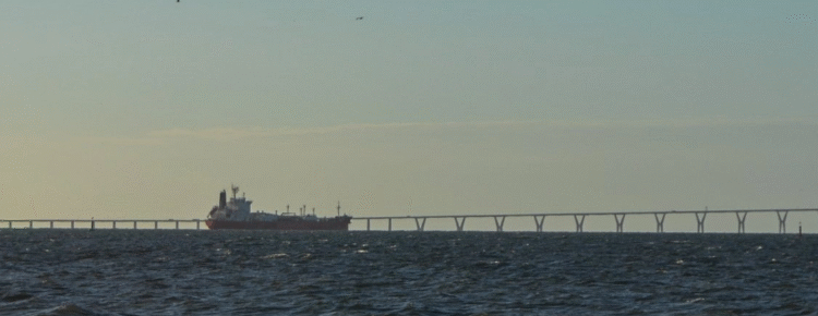 Buques petroleros rompen cerco y llegan a Venezuela