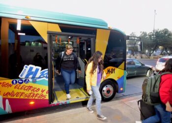Realiza programa HBus 100 mil traslados gratuitos a estudiantes universitarios