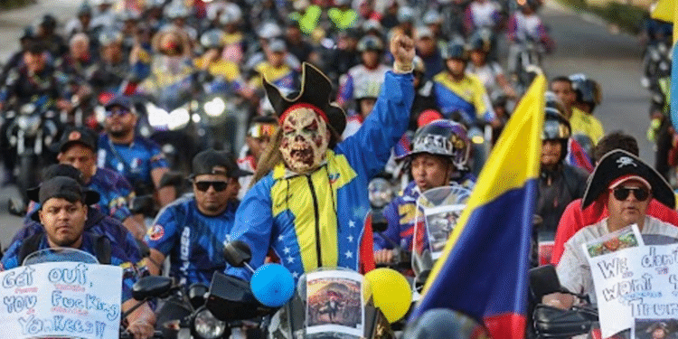 Escalada de EU contra Venezuela desestabiliza a AL y el orbe: Maduro