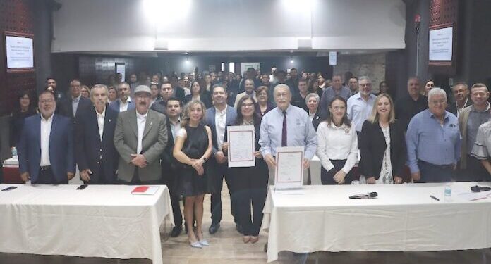 Entrega SEC Constancias de Situación Profesional y de Registro de Instituciones Educativas