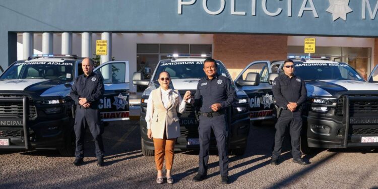 Recibe Ayuntamiento de Guaymas unidades para Seguridad Pública y Tránsito Municipal