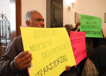 Impiden pobladores de Alpanocan operativo militar y policial por agua