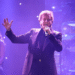 Barry Manilow, diagnosticado con cáncer de pulmón; planea volver a dar conciertos en febrero