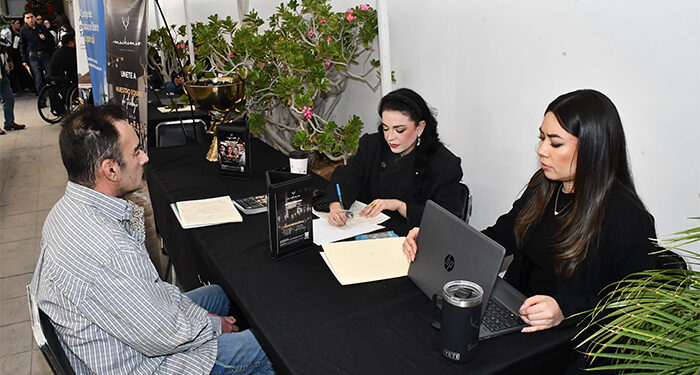 Acuden hermosillenses a Feria Crece con Empleo