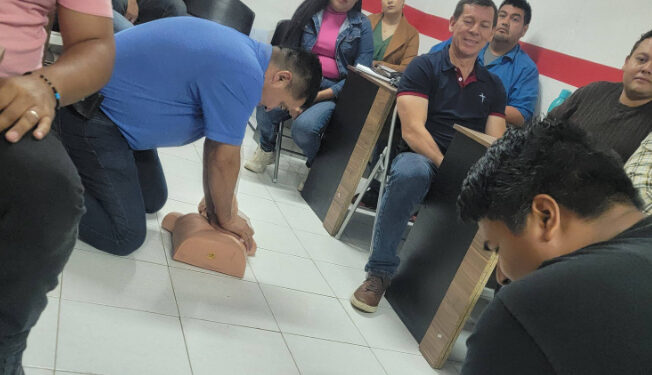 Taller de Primeros Auxilios fortalece la preparación de docentes en Guaymas y Empalme