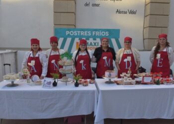 Apoya Toño Astiazarán a emprendedoras con el programa Maxi Apoyo