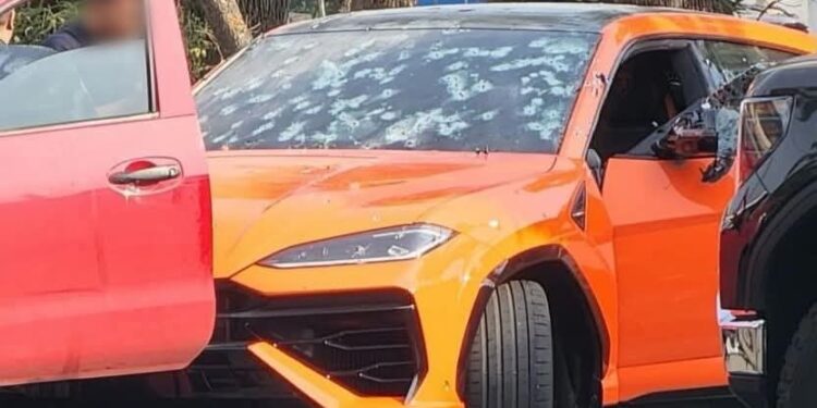 EMBOSCADA A CAMIONETA DE LUJO DEJA A PAPÁ, HIJA Y ESCOLTA SIN VIDA…