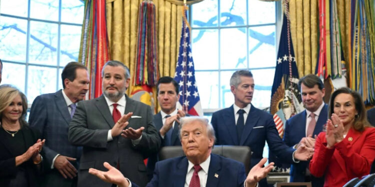 Baraja Trump posibilidad de dejar expirar el T-MEC o elaborar otro acuerdo