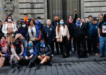 Estudiantes de la UPN dialogan por primera vez con la SEP tras casi dos meses de paro  