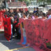 Normalistas de Ayotzinapa protestan por compañeros asesinados en Autopista del Sol