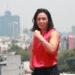 Jackie Nava, pionera del box y mánager, presume un campeón