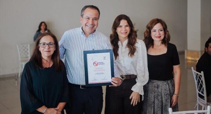 Logran Toño Astiazarán y Patty Ruibal inclusión laboral con programa H Suma