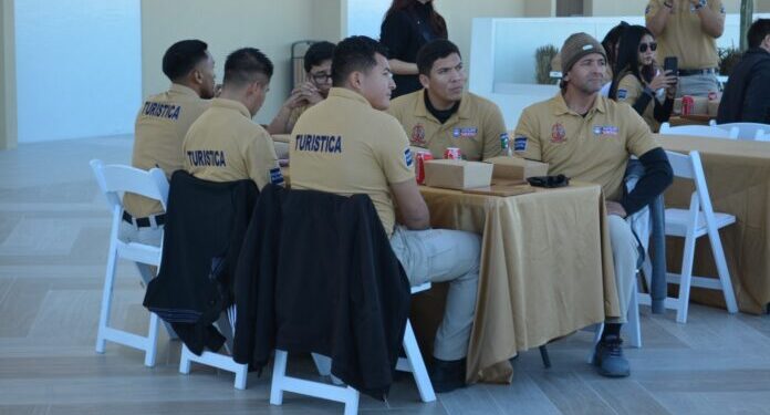 Entregan reconocimientos a personal de la Unidad Auxiliar Turística