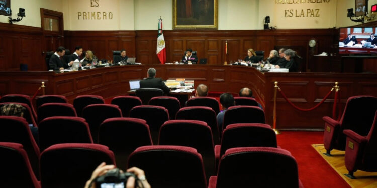 Tras crítica clerical, la Corte frena proyecto contra reformas antiaborto en Aguascalientes
