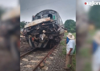Tren Interoceánico chocó con tráiler en cruce ferroviario de Chiapas